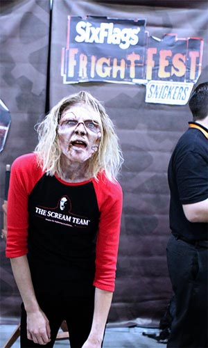 Cast member from Magic Mountain's Scream Team, at the Scare LA Halloween convention. [Photo Credit: LAtourist.com]