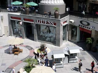 Inner courtyard of Hollywood and Highland. [Photo Credit: LAtourist.com]