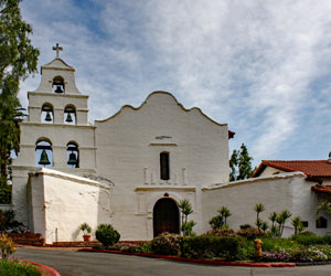 Mission San Diego de Alcala. [Photo Credit: Bernard Gagnon / Wikimedia Commons]
